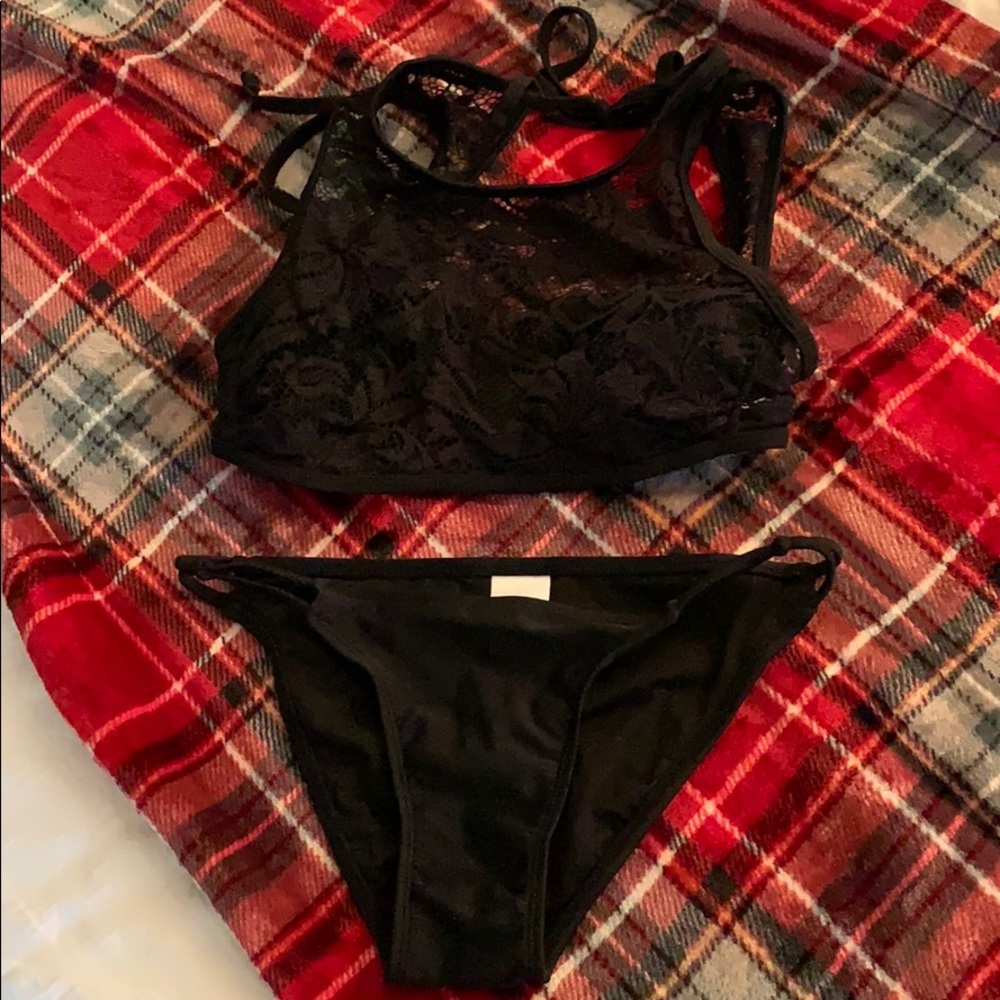 women’s black bikini